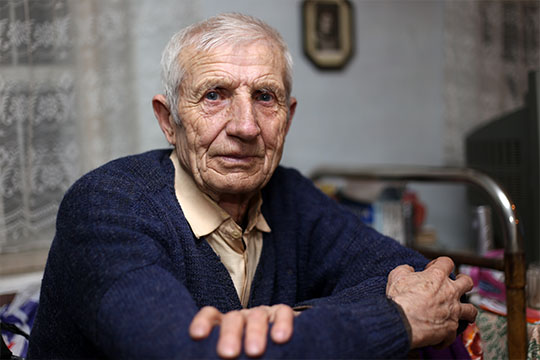 Un homme aîné Un homme aîné.