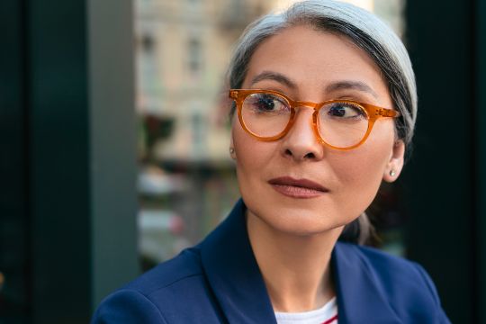 Ça suffit. Femme adulte préoccupée.