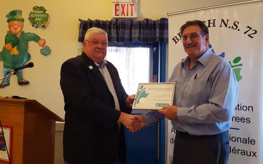 Mike receives certificate